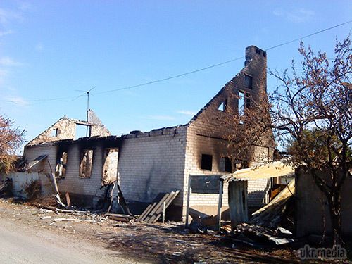 Фото руйнувань Луганська 06.10.2014. Станом на ранок 6 жовтня в Луганську спокійно. В місті ще зберігаються проблеми з водою та електрикою. 