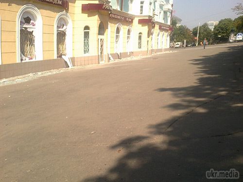 Фото руйнувань Луганська 06.10.2014. Станом на ранок 6 жовтня в Луганську спокійно. В місті ще зберігаються проблеми з водою та електрикою. 