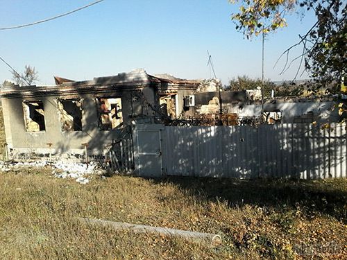 Фото руйнувань Луганська 06.10.2014. Станом на ранок 6 жовтня в Луганську спокійно. В місті ще зберігаються проблеми з водою та електрикою. 