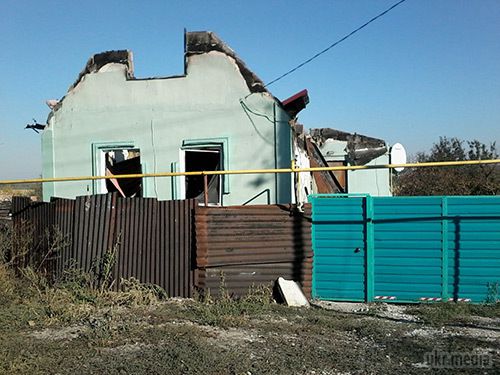 Фото руйнувань Луганська 06.10.2014. Станом на ранок 6 жовтня в Луганську спокійно. В місті ще зберігаються проблеми з водою та електрикою. 