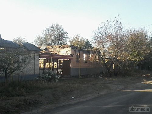 Фото руйнувань Луганська 06.10.2014. Станом на ранок 6 жовтня в Луганську спокійно. В місті ще зберігаються проблеми з водою та електрикою. 