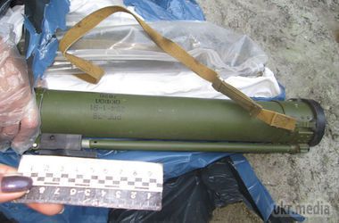 У Львові затримали автомобіль, навантажений "Мухами" і гранатами із зони АТО. Львівські даішники серед білого дня затримали автомобіль "Сітроен", багажник якого був набитий різноманітною зброєю.
