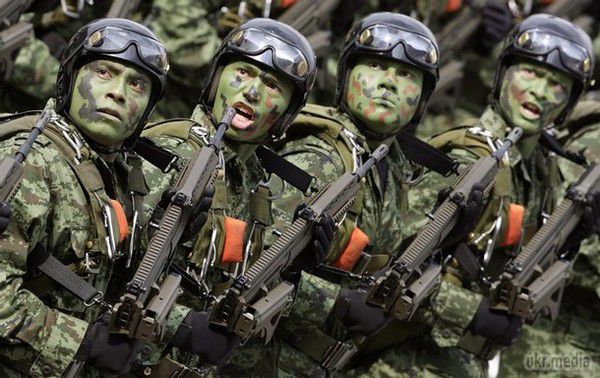 Поліція Мексики підозрюється у вбивстві 43 студентів. За підозрою в організації вбивства 43 студентів поліція міста Ігуала була роззброєна і взята під варту федеральними військами Мексики. 