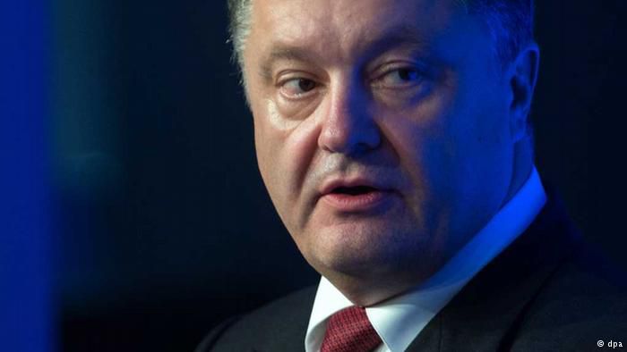 Порошенко просить ОБСЄ збільшити кількість спостерігачів. На думку президента України, для контролю за припиненням вогню необхідно 1500 інспекторів ОБСЄ та 29 безпілотників. Наразі в Україні діє близько 200 спостерігачів організації.