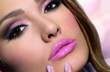 Які помилки в макіяжі можуть зістарити жінку. Якісний макіяж – невід'ємна частина стильного образу сучасної успішної жінки, до його нанесення потрібно підходити з обережністю і розумом.
