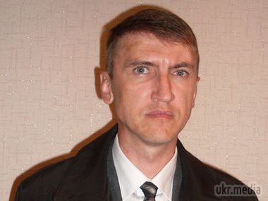 Луганський активіст Чуб: В буферній зоні українська армія так окопується, що схоже не до зими готується, а новий кордон будує. Громадський активіст Сергій Чуб вважає, що прийнятий вчора Верховною Радою закон про зміну адміністративних кордонів районів Луганської області можна вважати здачею українських територій.