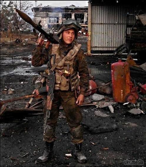 "Кіборги" донецького аеропорту звернулися до ДНР: Гіві, вище ніс, а то в тебе очі сумні