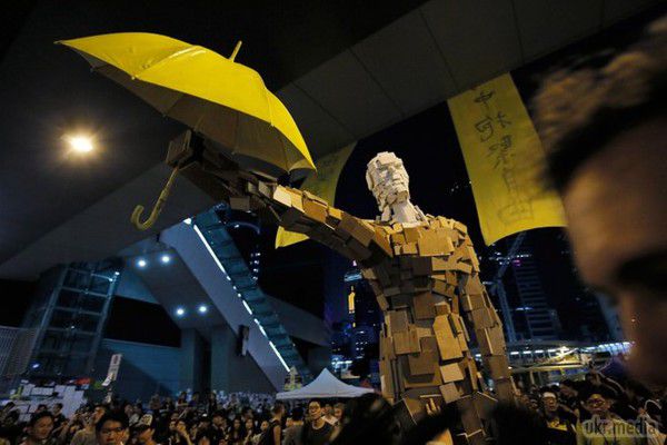 Як в Гонконзі почався свій Майдан. На нинішніх подіях в Гонконзі лежить печать подій двадцятип'ятирічної давності на площі Тяньаньмень.