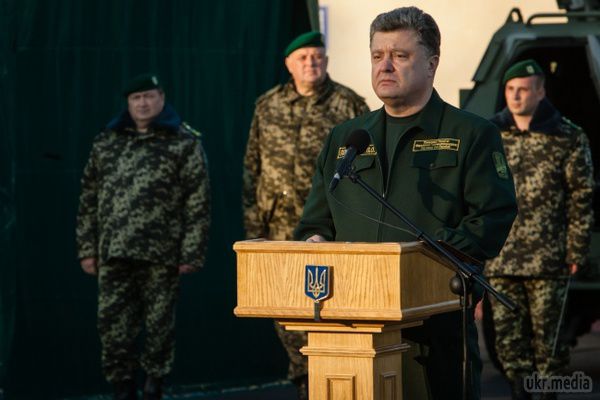 Порошенко заявив, що військові залишаться зимувати в зоні АТО. 12 жовтня президент України Петро Порошенко заявив, що цієї зими українські війська залишаться в зоні АТО. 