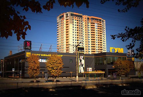 Луганськ сьогодні. Фото. 14 жовтня. За станом на ранок 13 жовтня в Луганську спокійно. В місті ще зберігаються проблеми з водою та електрикою.