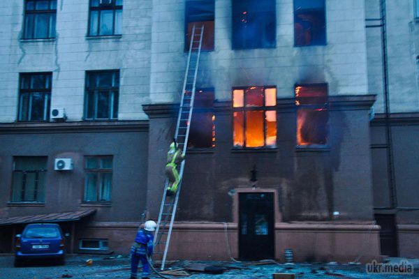 Трагедія 2 травня в Одесі: "Діти в будівлі горять! Звідки вони взялися?". Правда, її справжність нам підтвердити поки не вдалося.