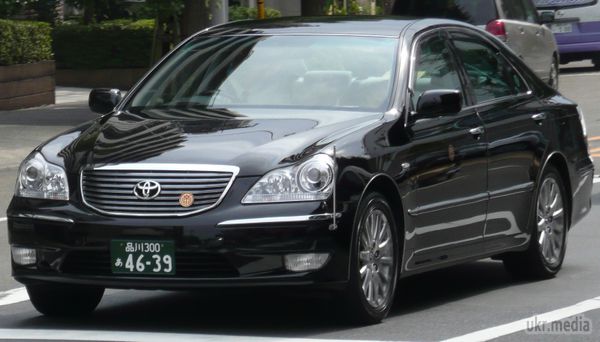 Toyota відкликала 1.75 мільйона автомобілів. Компанія Toyota в четвертий раз за рік оголосила про великому відкликання своїх автомобілів по всьому світу. Японці планують відправити на ремонт 1.75 мільйона машин, включаючи 759 тисяч «Тойот» і «Лексусів», які потребують заміни небезпечних паливопроводів.