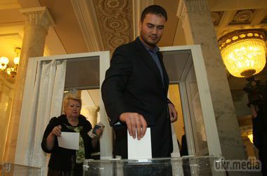 Хто з одіозних політиків більше не йде в Раду. Наступної неділі пройдуть вибори нового парламенту - перші після втечі екс -президента Віктора Януковича і його оточення.