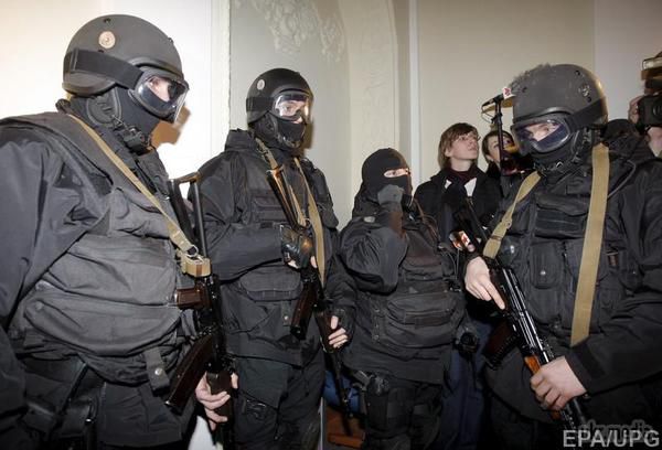 СБУ затримала двох бойовиків ДНР. Українські правоохоронці затримали двох громадян України «Д» і «Щ», які брали участь у збройному протистоянні силам АТО, повідомляє прес-центр відомства.
