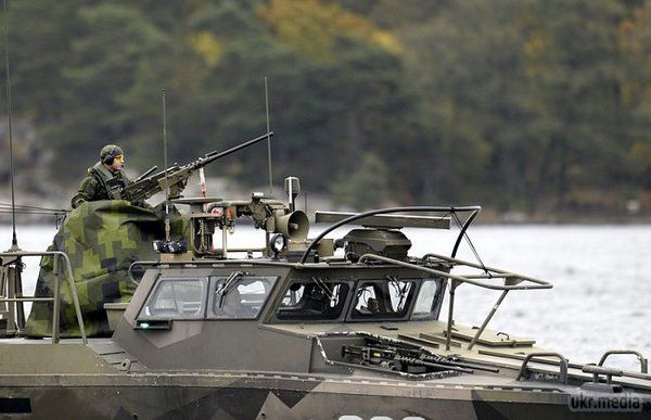 Шведські військові шукають "аварійний підводний човен Росії". Збройні сили Швеції повідомили про отримання достовірних даних про "іноземну підводну діяльність" в районі Стокгольмського архіпелагу. 