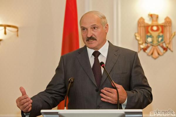Бельгійські журналісти підрахували, скільки Лукашенко вкрав у народу. Президент Білорусі Олександр Лукашенко за час свого двадцятирічного перебування на посаді глави держави разом зі своїм найближчим оточенням вкрав у білорусів близько 10 млрд доларів.