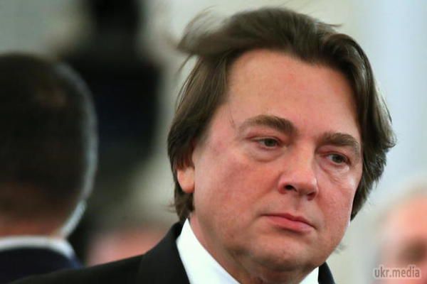 Російська інтелігенція закликала Ернста сказати правду про "розп'ятого хлопчика". Конгрес російської інтелігенції "Проти війни, самоізоляції Росії, реставрації тоталітаризму" підтримав відкрите звернення до керівника ВАТ "Перший канал" Костянтину Ернсту з приводу телефальшивок.