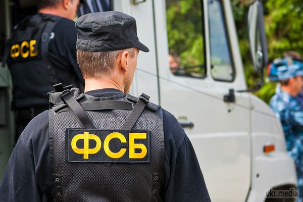 Бойовики пристрелили двох «контролерів» з ФСБ. На території окупованого Донбасу бойовики знищили двох офіцерів ФСБ, які прибули насаджувати в регіоні кремлівські порядки.