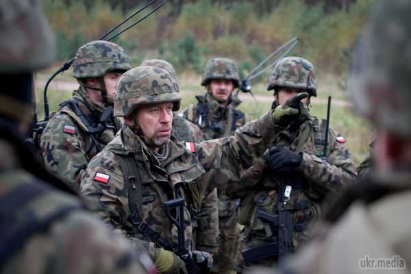 Армія Польщі розміститься біля кордонів з Україною. Польща перекидає своїх військових до кордонів з Україною.