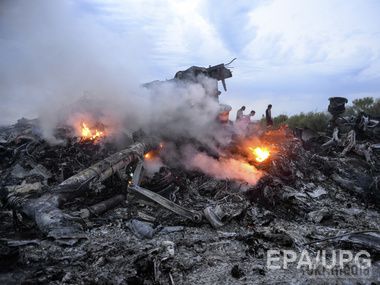 Голландський прокурор: MH17 міг збити український винищувач. Найбільш вірогідний варіант - поразка малайзійського Boing 777 ракетою "земля-повітря", але доказів недостатньо, варто розглядати всі можливі варіанти, заявив експерт слідчої комісії Фред Вестербеке.