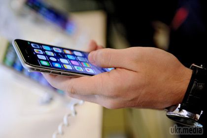 У Москві 50 покупців iPhone 6 стали жертвами шахраїв. У Москві понад 50 покупців телефонів iPhone 6 стали жертвами шахрайства.