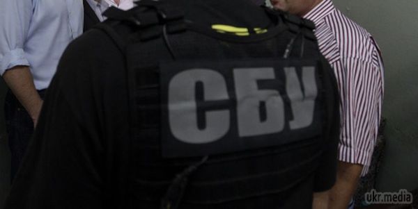 У Слов'янську заарештували інформатора ДНР на прізвисько Таксист. СБУ затримала інформатора і коригувальника терористів.
