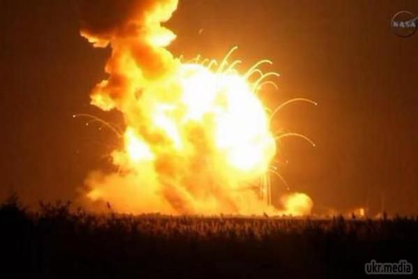 Ракета NASA з вантажем для МКС вибухнула відразу після старту. Трансляція старту велася на сайті NASA