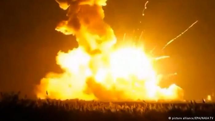 Ракета-носій Antares, перший ступінь якої вироблено в Україні, вибухнула після старту. Ракета несла до Міжнародної космічної станції вантажний космічний корабель Cygnus з водою, киснем, обладнанням та паливом.