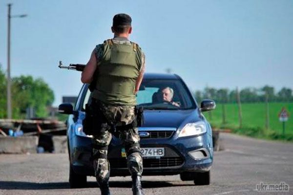 Бойовики викрали автомобіль у інваліда ВВВ. 27 жовтня до Сєверодонецького міськвідділу міліції надійшло дві заяви про незаконне заволодіння автотранспортом. 