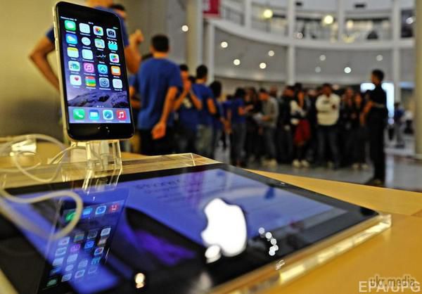 iPhone залишаться без Apple SIM. Універсальна SIM-карта Apple до новітніх планшетів, якої компанія не приділила увагу на презентації, опинилася, на думку багатьох, однією з головних особливостей Air iPad 2 і iPad mini 3. 