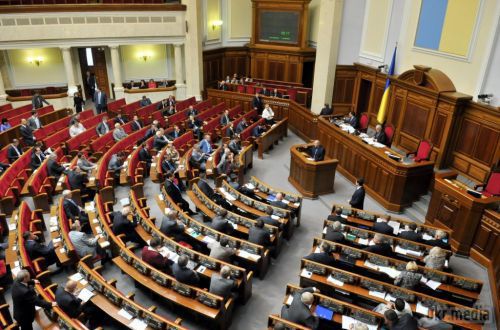 Спікером парламенту можуть стати Ю.Тимошенко і Є. Соболєв. Президент Порошенко звернувся до фракції "Блок Петра Порошенка" з пропозицією підтримати кандидатуру Арсенія Яценюка на посаду прем'єр-міністра коаліційного уряду демократичних сил.