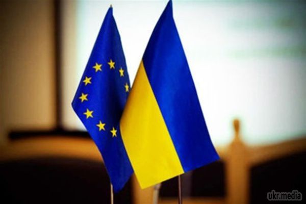 Угода про асоціацію не є кінцевою метою співробітництва між Україною та ЄС - заява. Президенти України, Ради Європи та Європейської комісії напередодні початку тимчасового застосування Угоди про асоціацію між Україною та Євросоюзом прийняли спільну заяву, в якій вітають цю подію і сподіваються на продовження співпраці.