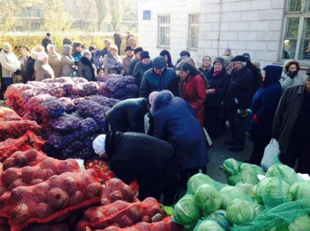 Проголосувати в Донецьку можна з копією паспорта. Жителі Донецька можуть проголосувати на будь-якому так званому виборчій дільниці, який відкрили терористи "ДНР". 