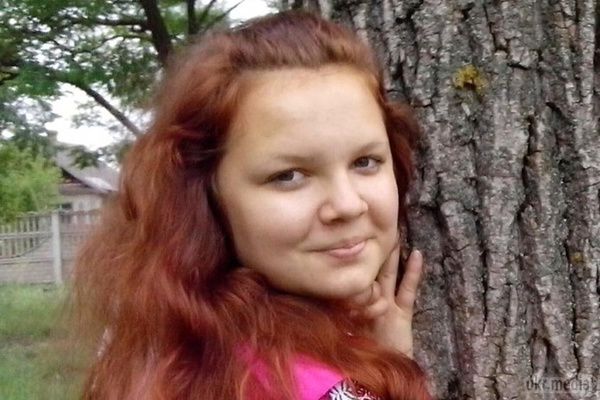 15-річна Віка не змогла пережити розлуку з батьком, який служить в зоні АТО. Учениця рівненського коледжу випала з вікна дев'ятого поверху.