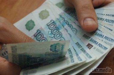 В Україні ввели тотальну заборону на кредити та депозити в рублях. Клієнти банків також не зможуть поповнити і продовжити вже існуючі рублеві вклади