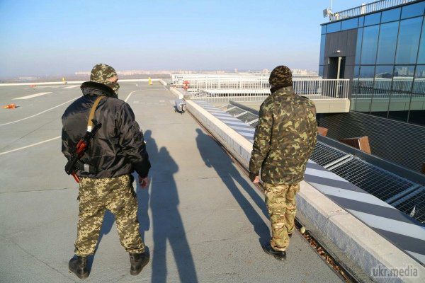 Сім'я Януковича досі отримує гроші від вертолітного майданчика - «Айдар». Батальйон «Айдар» заблокував в'їзди на вертолітний майданчик Януковича