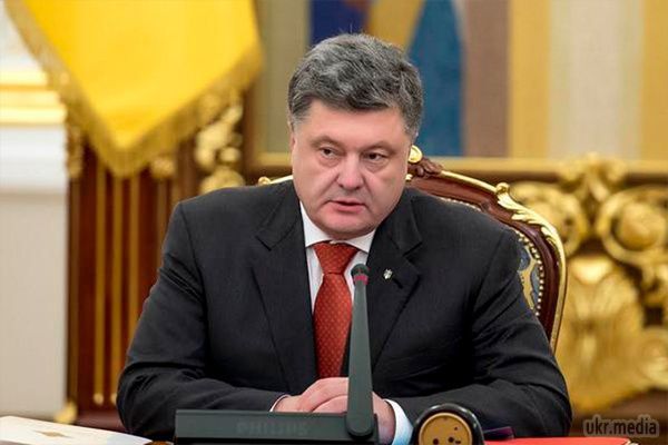 Порошенко на РНБО: приймемо новий закон про Донбас і про переназначення виборів. Президент заявив, що мінські домовленості дотримується тільки Україна і ОБСЄ.