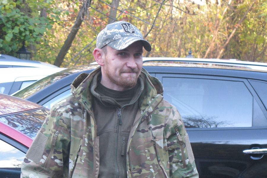 Музика Прокоф'єва. Як і навіщо "кіборги" воюють за донецький аеропорт. Щодня сепаратисти обрушують на них тонни металу, розстрілюючи з "Градів", ствольної артилерії і мінометів. Донецький аеропорт імені Прокоф'єва став Брестською фортецею нового часу