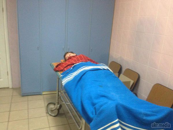 Загибель дітей біля школи в Донецьку: всі подробиці. Жертвами снаряда стали 8-класник і 18-річний випускник. Лікарі рятують потерпілих