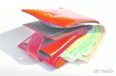 З чого складається зарплата чиновників в Україні. Надбавки досягають третини всіх грошей, які отримують держслужбовц