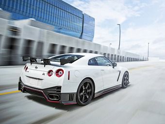 «Заряджений» Nissan GT-R розкупили на рік вперед. Американські покупці вибрали всю квоту на «заряджену» версію суперкара Nissan GT-R 2015 модельного року від заводського ательє Nismo
