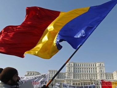 В Румунії проходять масові протести. Серед основних вимог маніфестантів - збільшення кількості виборчих дільниць за кордоном у другому турі президентських виборів, який пройде 16 листопада