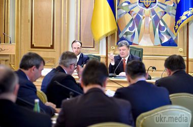 Які реформи потрібні Україні в першу чергу: Від чесної бюрократії до нової східної політики. Державі необхідно "інфікувати" бюрократію чесними людьми, скасувати недоторканність і імплементувати угоду про асоціацію, вважають експерти
