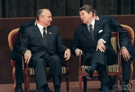  Америка виграє нову "холодну війну" з Росією за рецептом Рейгана. Син екс-президента США Рональда Рейгана розповів спосіб, який допоміг його батькові виграти холодну війну з СРСР ще в 80-х роках.