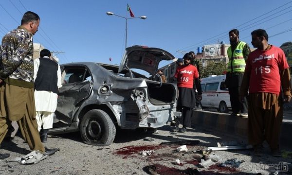 У Пакистані в результаті аварії автобуса жертвами аварії загинуло 56 осіб. У провінції Сінд на півдні Пакистану в результаті аварії пасажирського автобуса загинули щонайменше 56 осіб, у тому числі 17 жінок і 18 дітей.