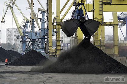 ПАР відмовилася від поставок вугілля на Україну. Компанія Steel Mont, постачальник вугілля з ПАР на Україну, не має наміру підписувати новий контракт з «Укрінтеренерго».