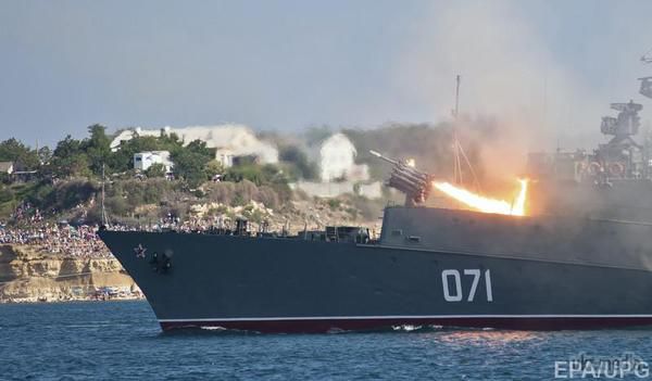 Чотири російські кораблі помічені біля берегів Австралії. Поява російських військових кораблів біля берегів Австралії пов'язують з самітом G20, який відбудеться 15-16 листопада в австралійському Брісбені. 