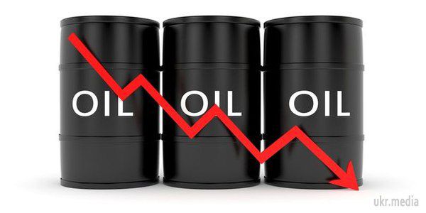 Нафта продовжує дешевшати: ціна на Brent впала до $ 79,49. Нагадаємо, раніше в Мінфіні РФ заявляли, що російський бюджет втрачає близько 80 млрд рублів ($ 2 млрд) на кожному доларі в разі падіння ціни на нафту. 