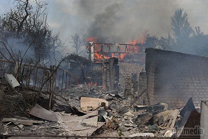 Бойовики не випускають людей зі Станиці Луганської. Селище під обстрілом. Маршрутки і автомобілі з Луганська в Станицю бойовики ЛНР пропускають тільки в одну сторону. 