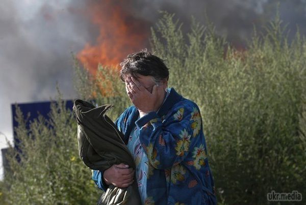 Донецьк накрила тиша і фінансова паніка. Поки в місті не стріляють, жителі поспішають перевести в готівку гроші і закупити продукти.